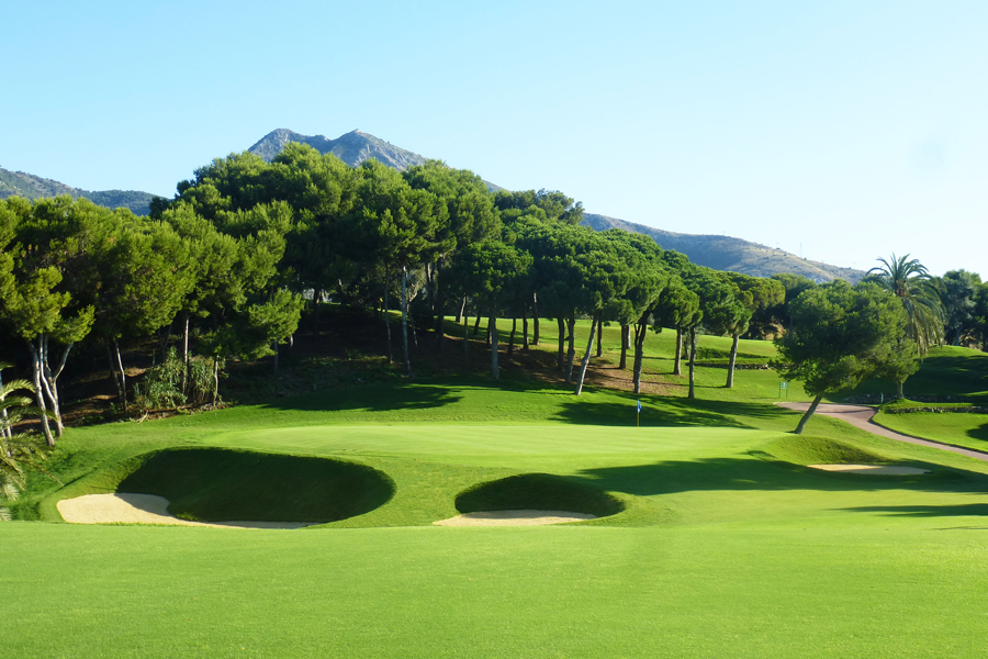 Hole-4-Golf-Torrequebrada-Calamorro-mountain-cable-car-benalmadena